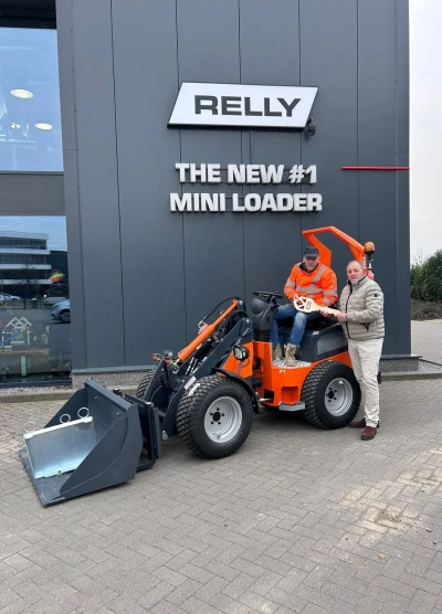 Relly 1.3E mini shovel uitgeleverd aan Koolhaas Grondverzet