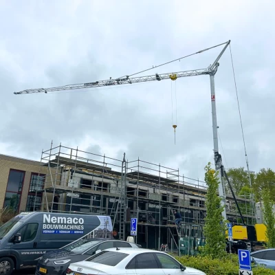 Uitlevering FM Gru RBI627 bouwkraan aan Benning Bouw