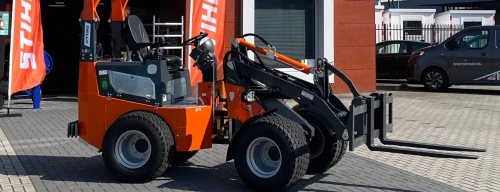 Uitlevering Relly 1.8E aan HSB Bouw