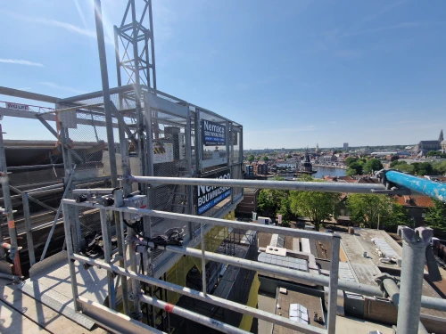 HBB Bouw zet onze PT1500 bouwlift in voor een nieuwbouwproject