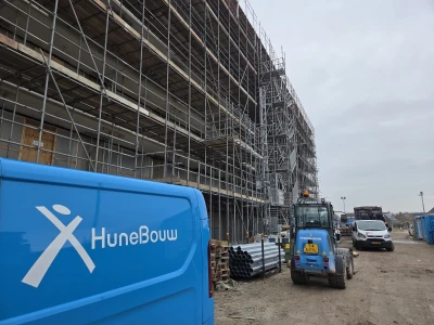 PT500A bouwlift geleverd aan Bouwbedrijf HuneBouw