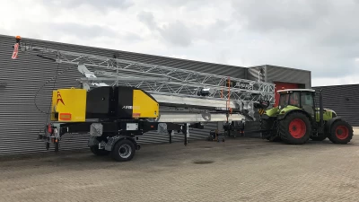 Dè bouwkraan van Nederland is vandaag weer uitgeleverd!