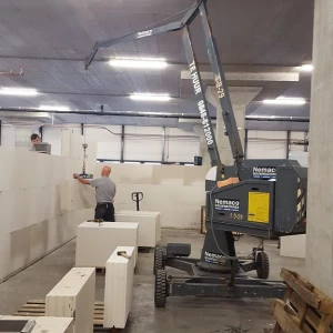 Kalkzandsteenknipper hydraulisch.