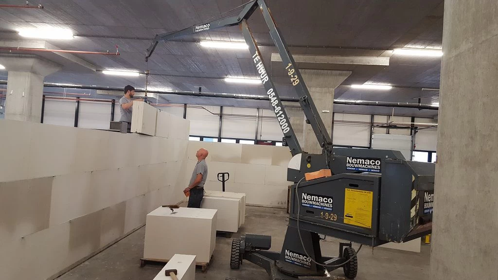 Kalkzandsteenknipper hydraulisch.