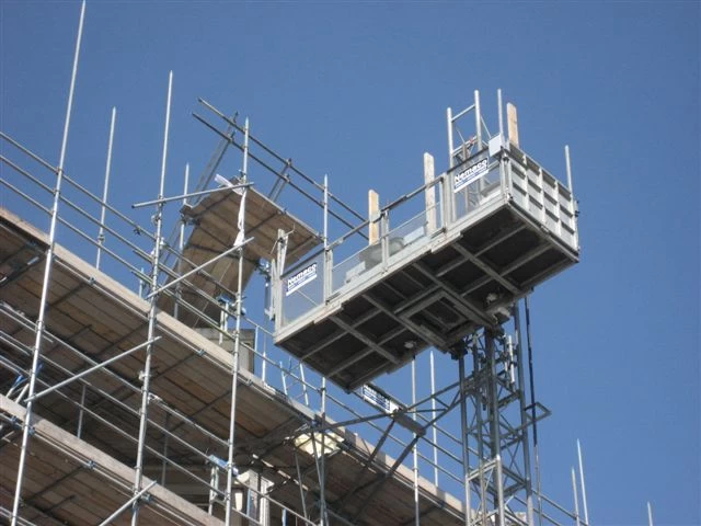 Bouwlift 2000 kg 400 volt