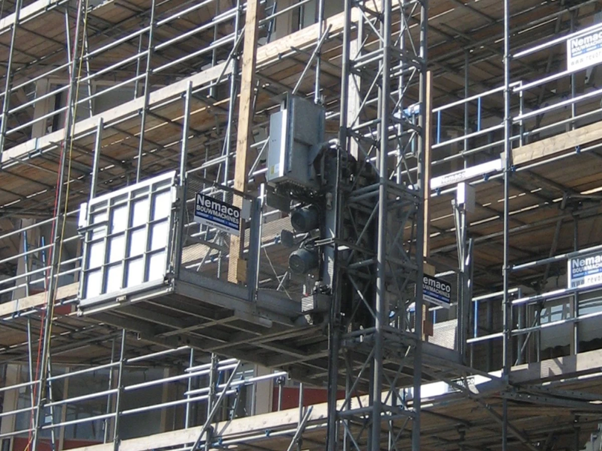Bouwlift AT2000 400 volt