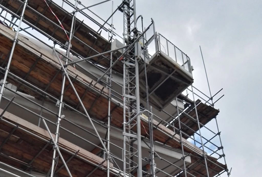Bouwlift AT95 ESU De Jong 400 volt