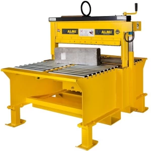 Kalkzandsteenknipper hydraulisch.