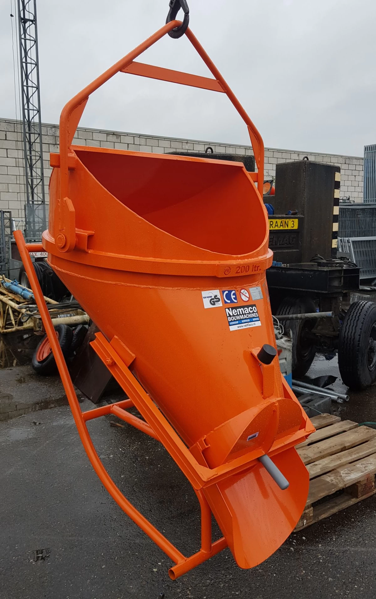 Metselspecie kuipenvuller met zijlossing 200 liter Revo