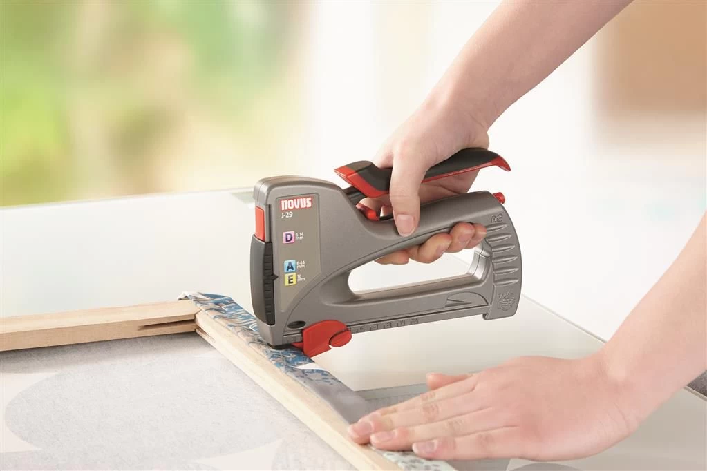 Novus handtacker J-29
