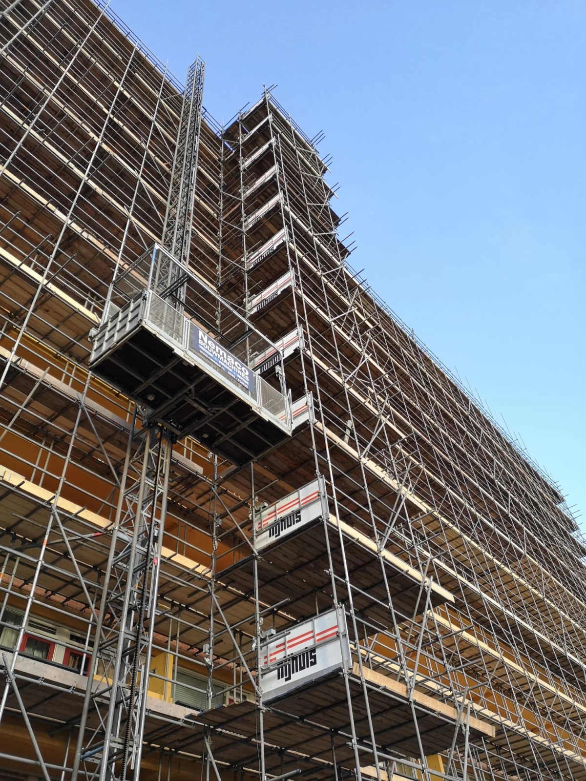 Personen goederenlift 1500 kg