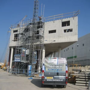 Personen- goederenlift PT2000 De Jong 400 volt