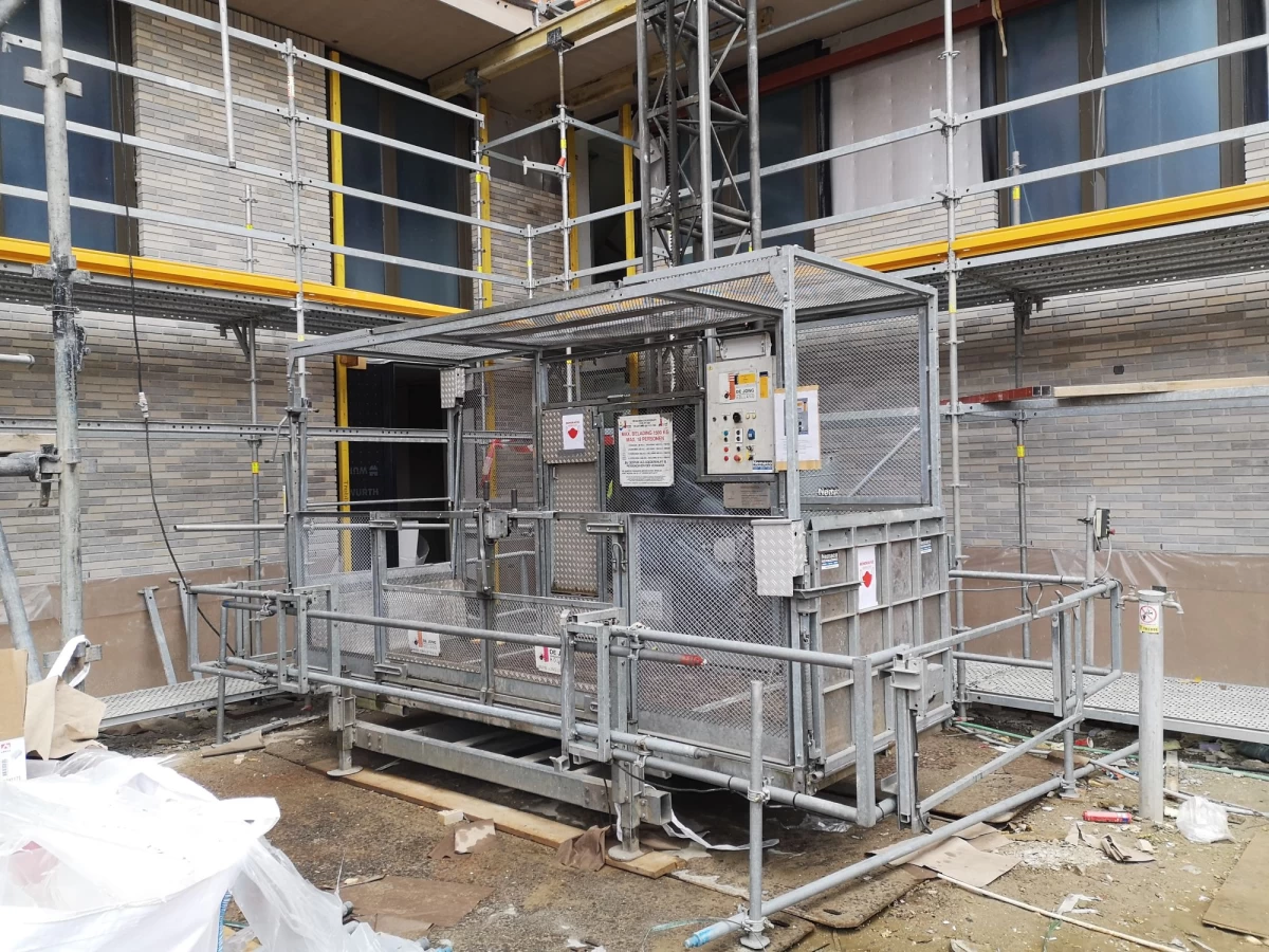 Personen goederenlift 1500 kg