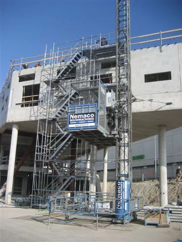 Personen- goederenlift PT2000 De Jong 400 volt