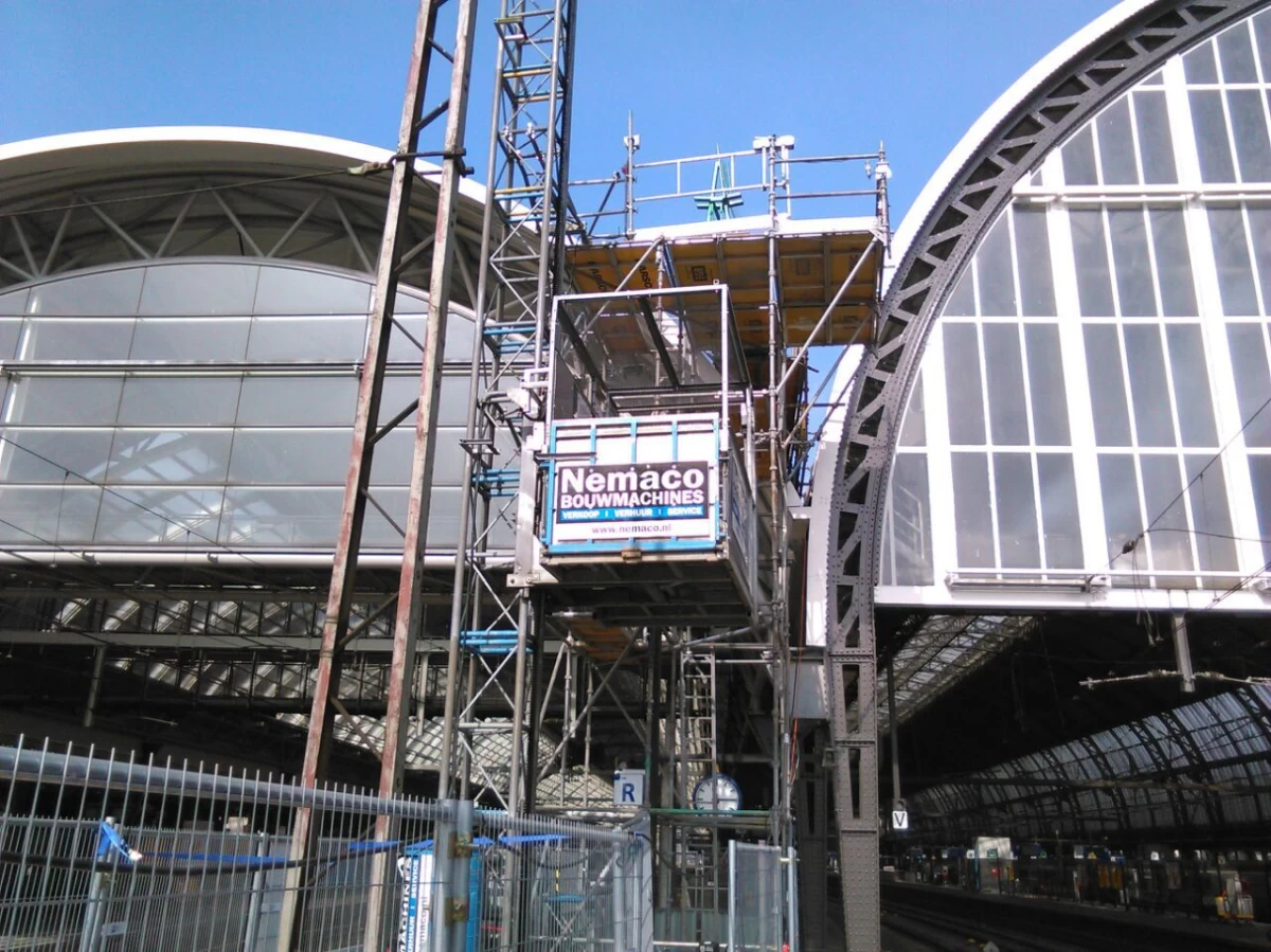 Personen goederenlift 2000 kg