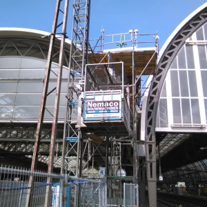 Personen goederenlift 2000 kg