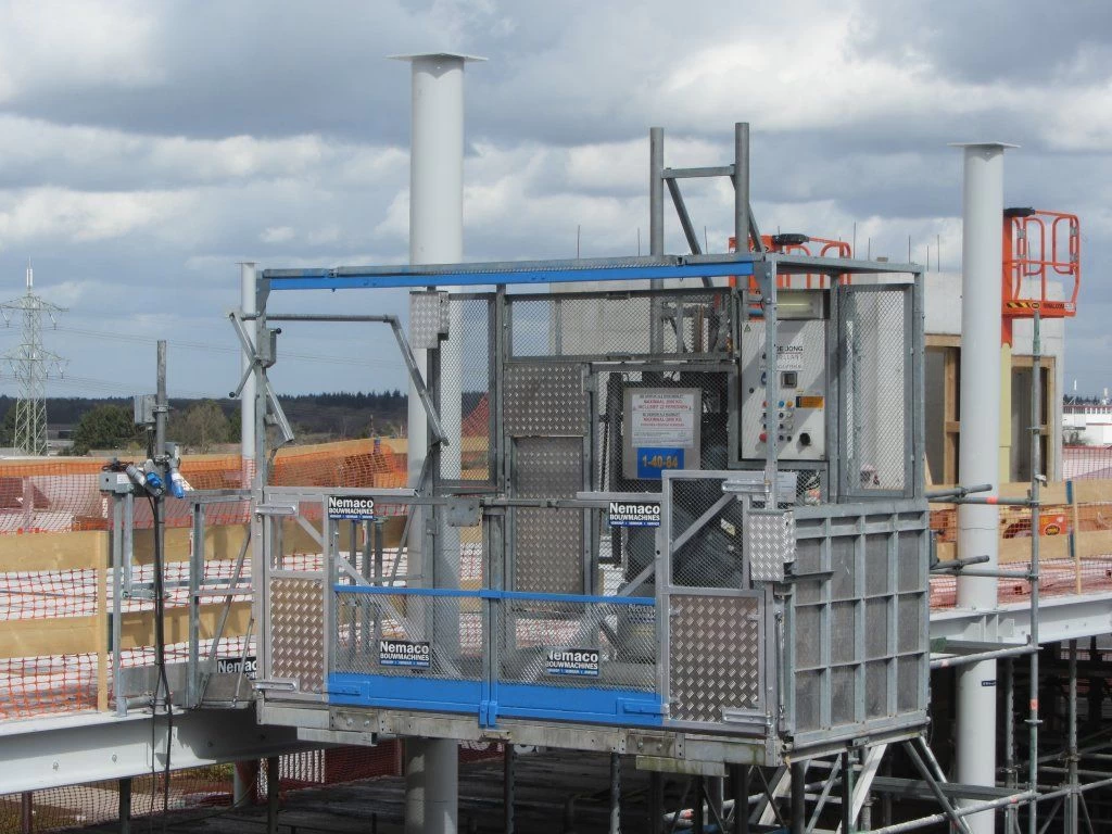 Personen- goederenlift PT2000 De Jong 400 volt