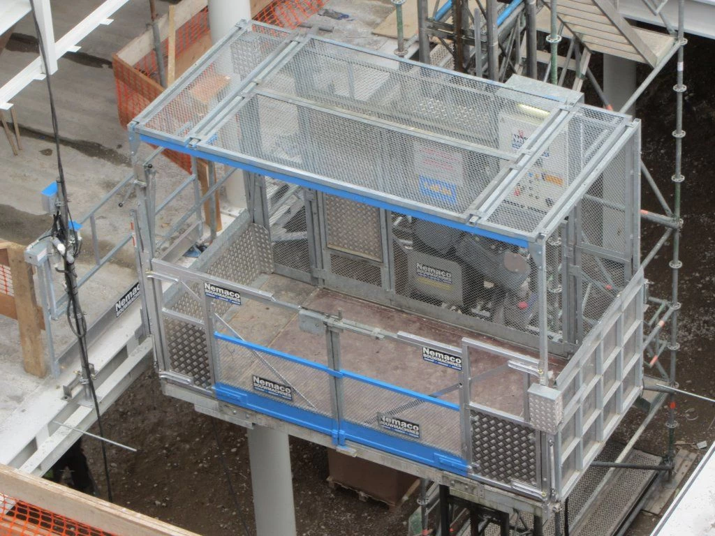 Personen- goederenlift PT2000 De Jong 400 volt