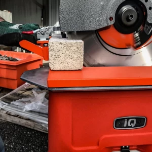 iQ360XT steenzaagmachine inclusief stofafzuiging