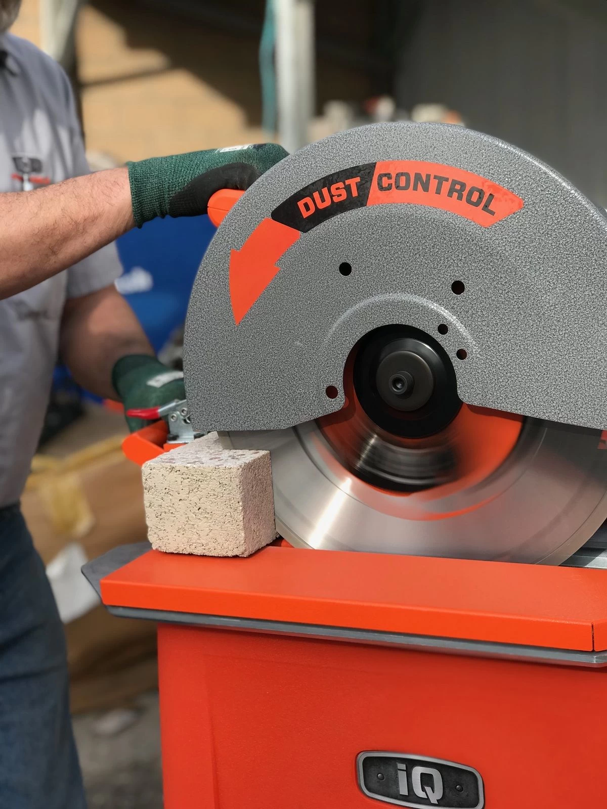iQ360XT steenzaagmachine inclusief stofafzuiging