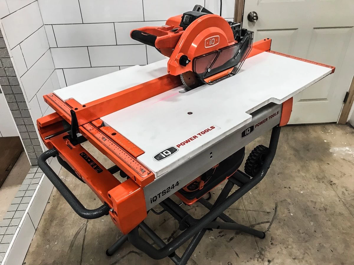 iQTS244 steenzaagmachine inclusief stofafzuiging