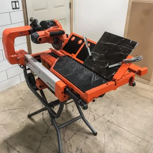iQTS244 steenzaagmachine inclusief stofafzuiging