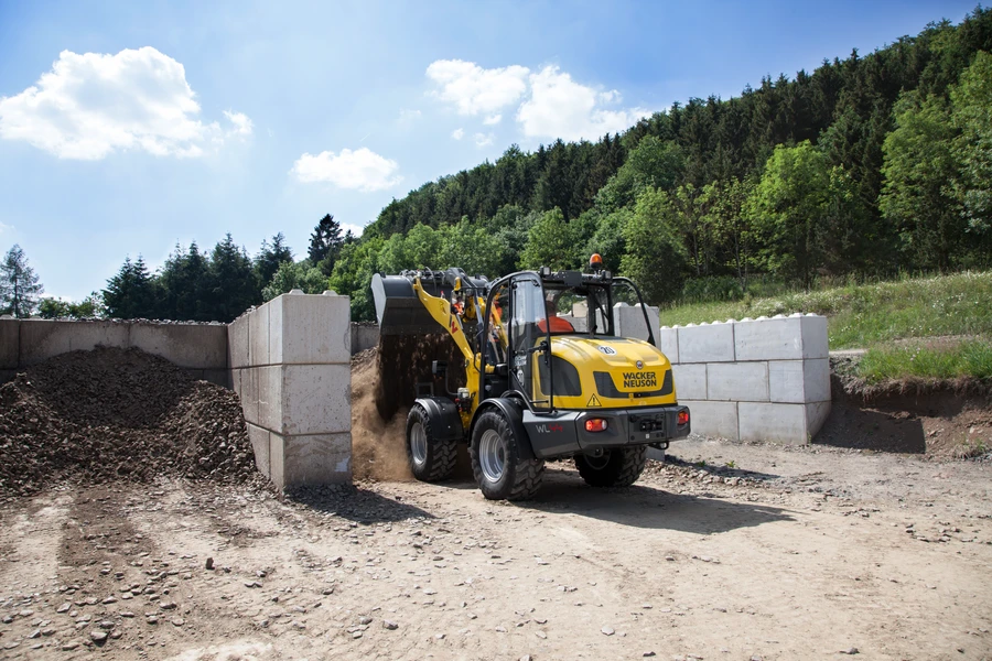 Wacker Neuson WL44 shovel